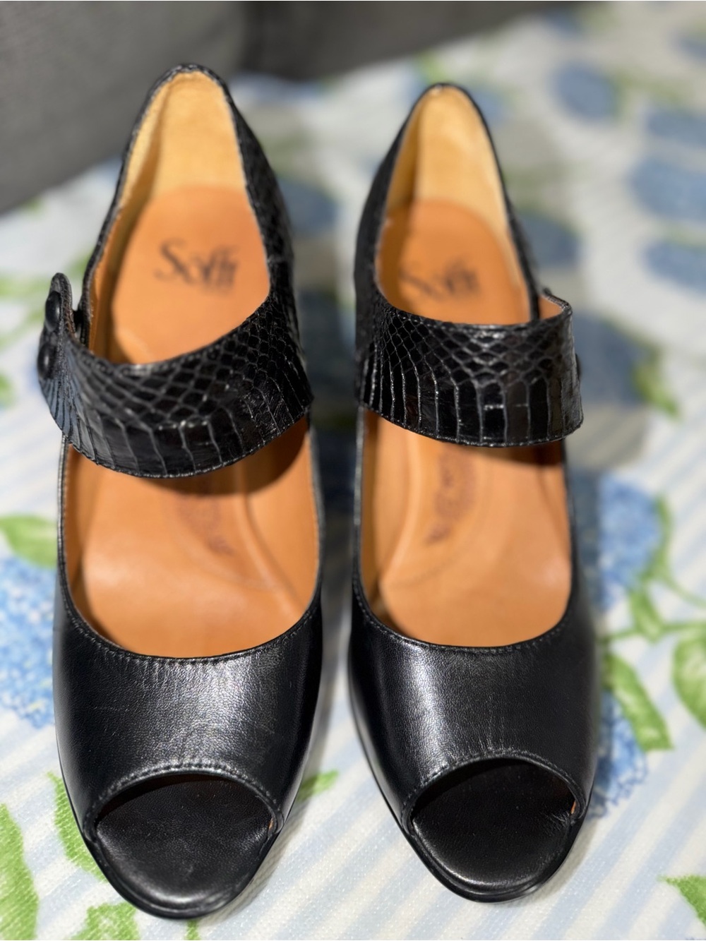 Sofft Black Leather Peep-Toe Mary Jane Heels with Textured Strap and Button